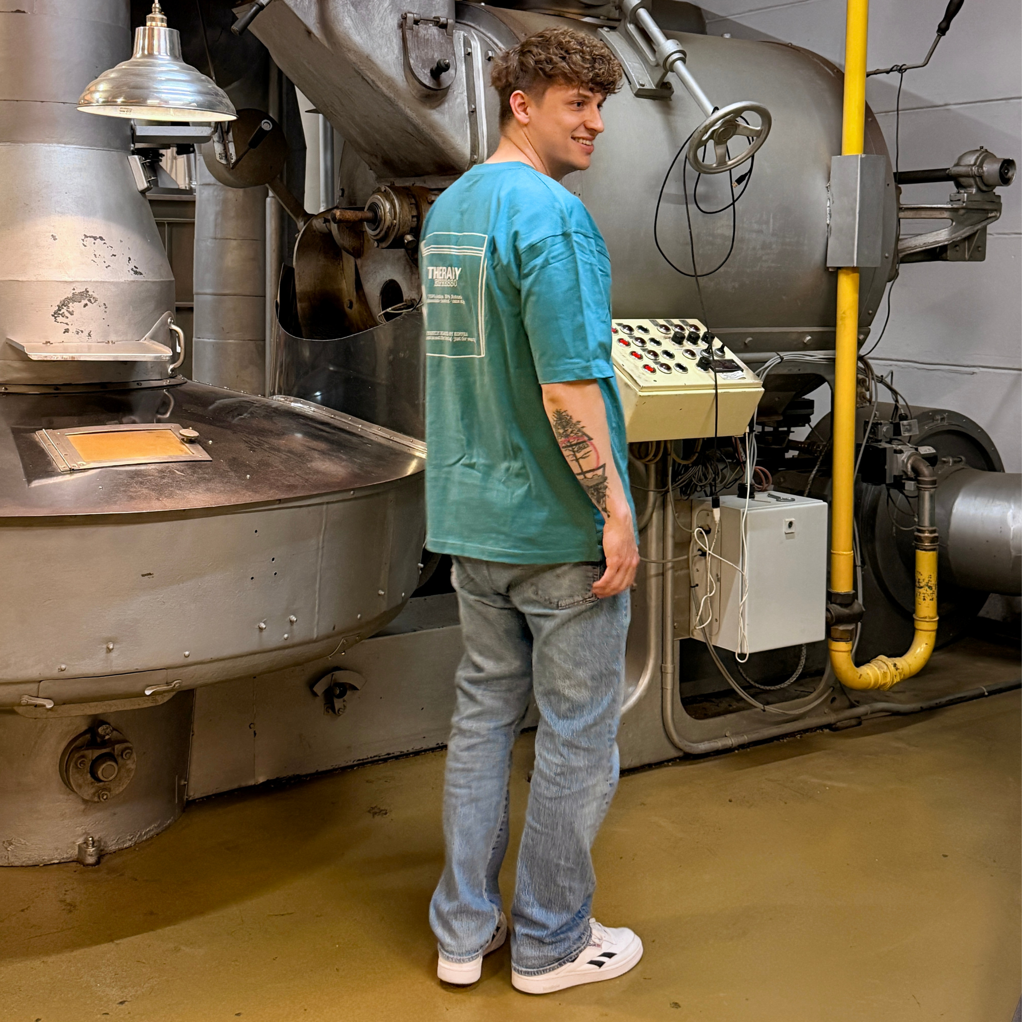 Unisex Oversize Shirt "THERAPY ESPRESSO"