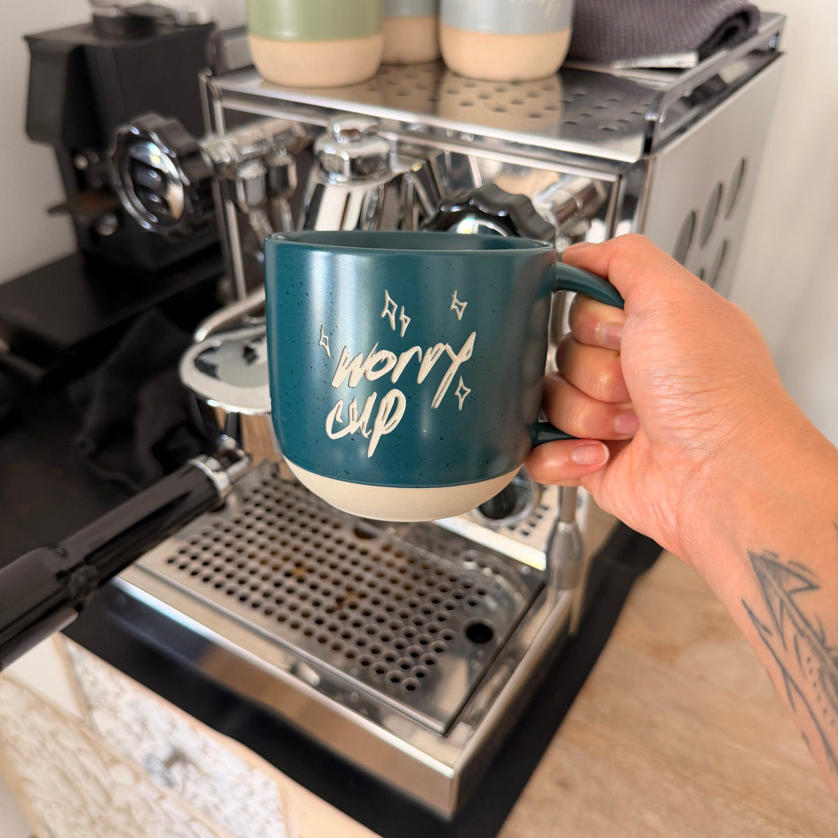 "Worry Cup" - Handgezeichnete Keramiktasse | 360ml