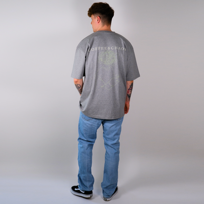 COFFEE &amp; CHAOS - Unisex Oversize T-Shirt