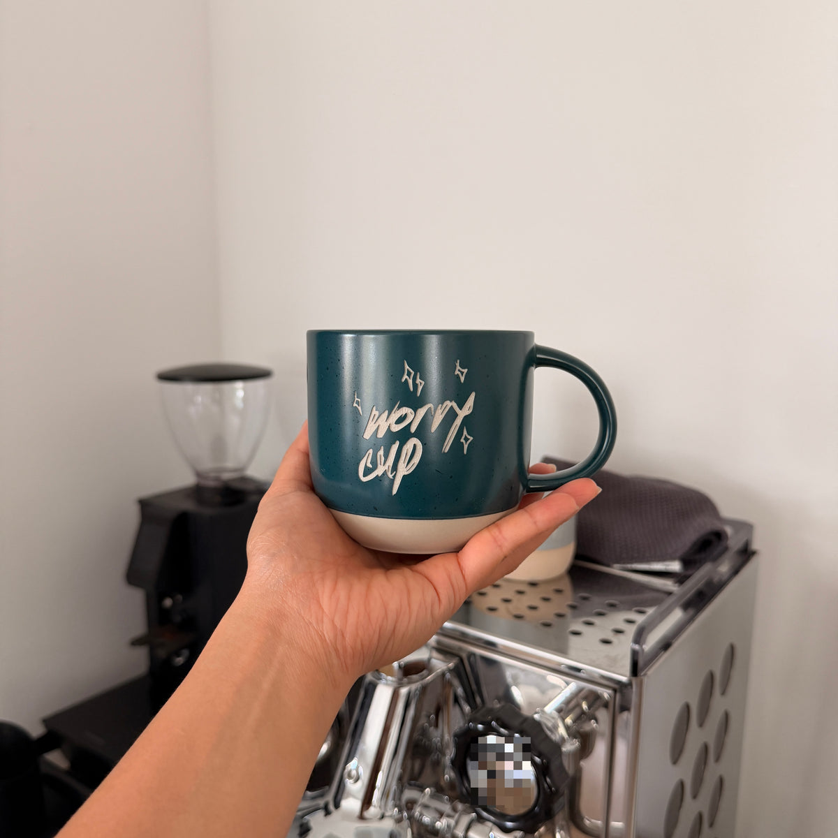 "Worry Cup" - Handgezeichnete Keramiktasse | 360ml